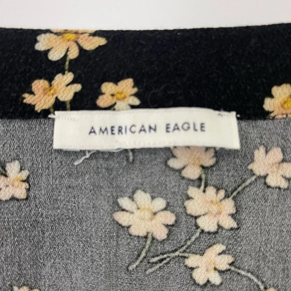 American Eagle Outfitters Blouse Womens S Black w. Yellow Floral Puff Sleeve Top - Picture 11 of 14